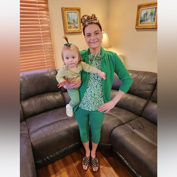 Emerald Green Pantsuit; Maurices 3/4 blazer & capris, Liz Claiborne tank, all XS - Picture 1 of 10